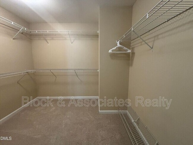 Building Photo - 4 White Spruce Ct