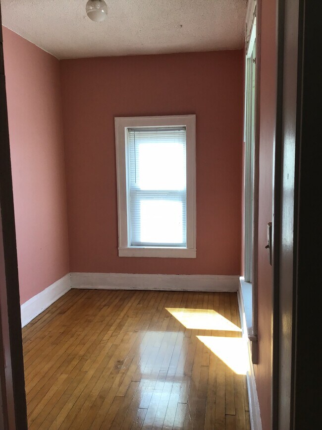 Building Photo - 2726 DuPont Ave S