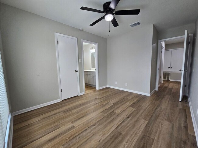 Building Photo - 1418 Hyridge Cir