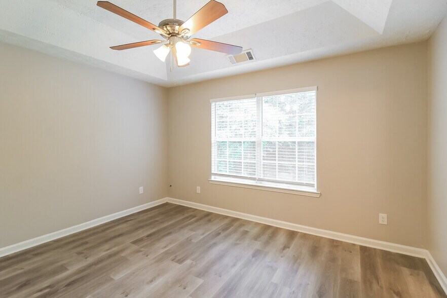 Building Photo - 505 Brewer Dr