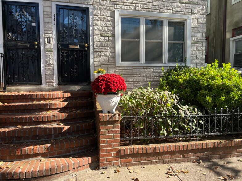Building Photo - 743 Alabama Ave