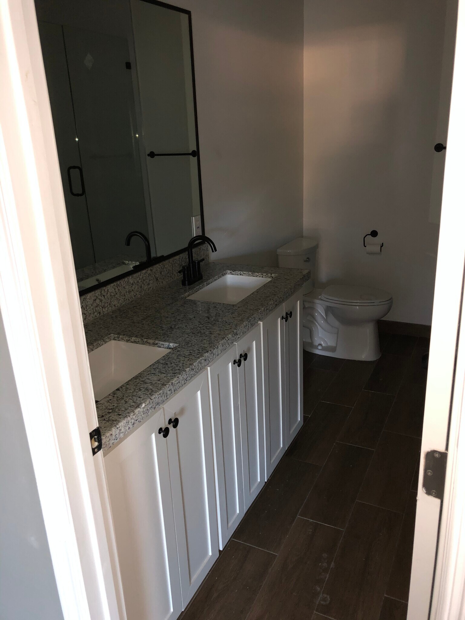 Master double vanity - 1027 Fairway Dr