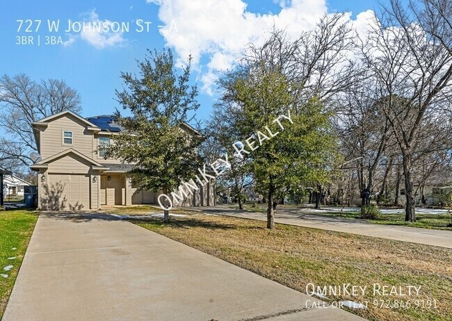 Building Photo - 727 W Johnson St