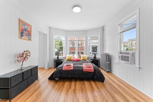 Building Photo - 29 Harbor St