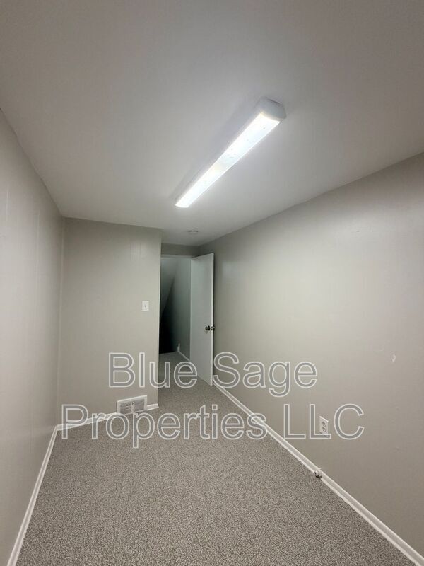 Building Photo - 3403 Township Line Rd
