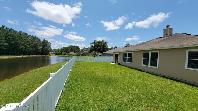 Building Photo - 2735 Woodsdale Dr