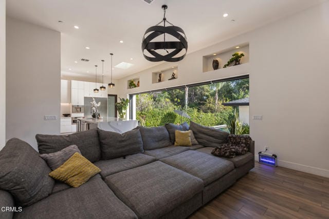 Building Photo - 620 Houseman St