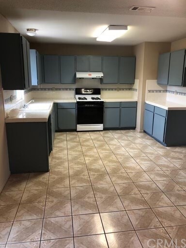 Building Photo - 896 W Commercial St