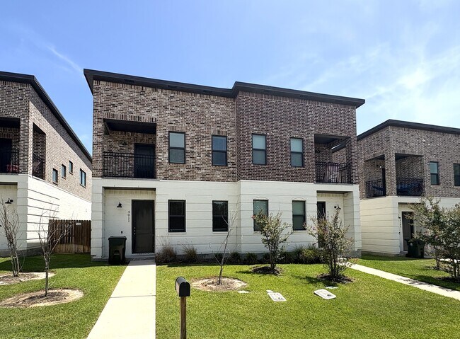 Primary Photo - 4011 Oaklawn St