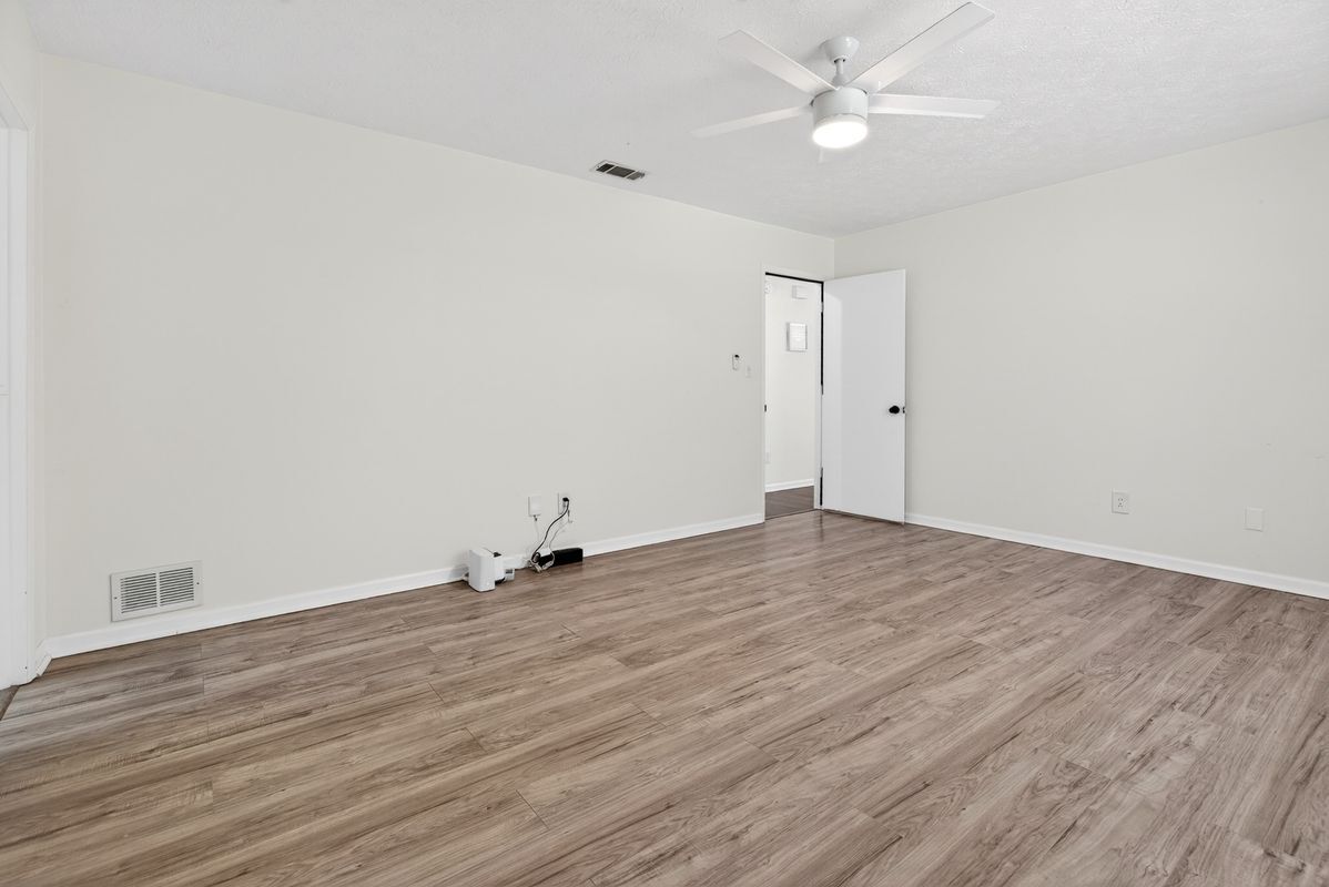Building Photo - 11525 Matthews Trail