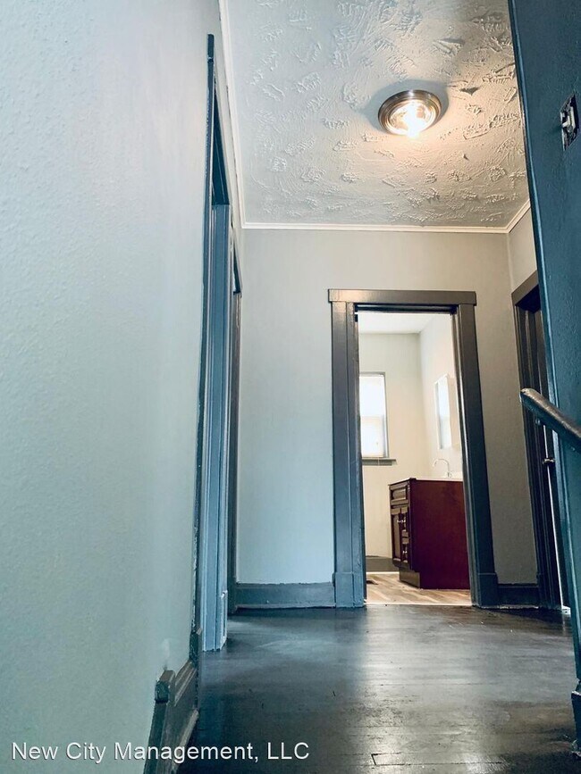 Building Photo - 4 br, 2 bath House - 3331 South Benton Avenue