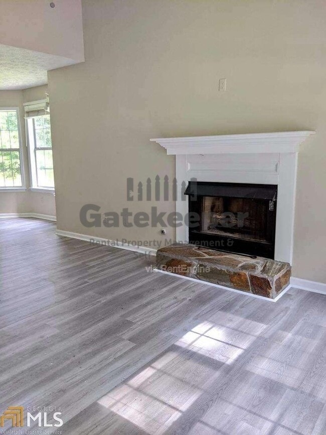 Building Photo - 681 Senoia Rd