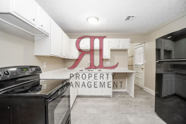 Building Photo - 1951 Riverdale Rd