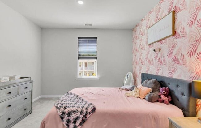 Building Photo - 399 Woodgate Wy