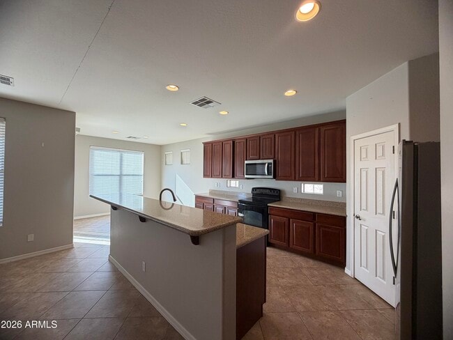 Building Photo - 15569 W Montecito Ave