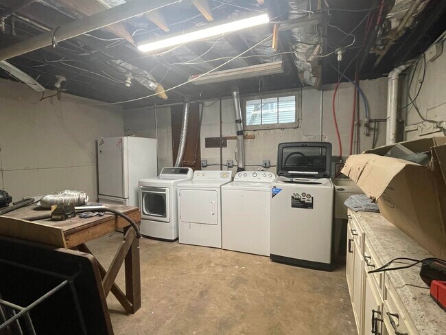 Building Photo - 134 Highland Ave