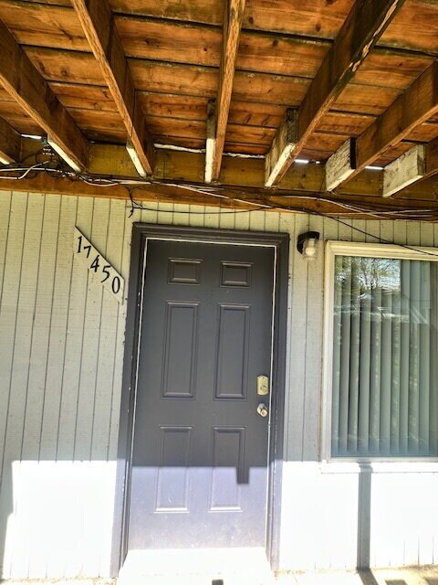 Building Photo - 2-Bedroom, First Floor Corner Unit with Laminate Flooring