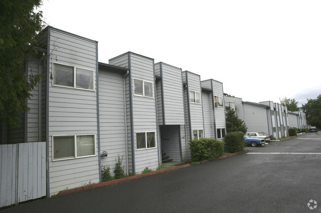 Building Photo - Newporter Apartments
