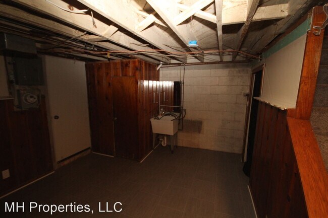 Building Photo - 2 br, 1.5 bath House - 936 Middlesex Road