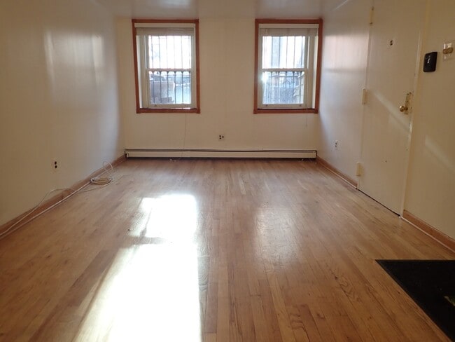 Primary Photo - 326 Carlton Ave