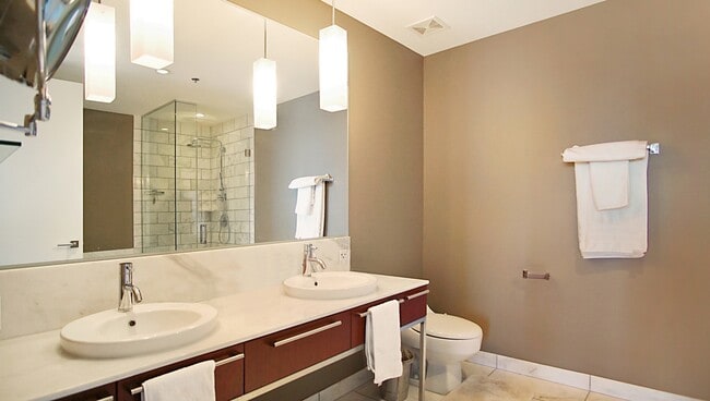 Building Photo - The Martin 1807-Strip/city Views form this Stunning Fully Furnished 2Bd/2Ba Residence