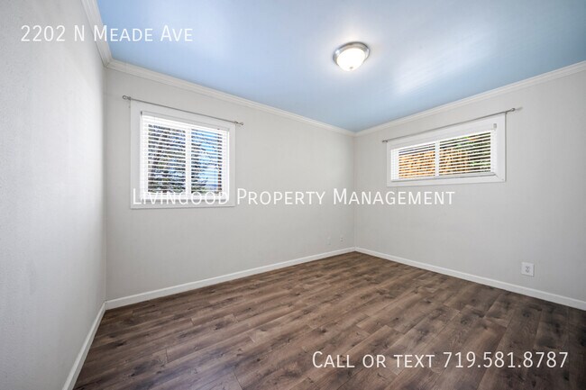 Building Photo - 2202 N Meade Ave