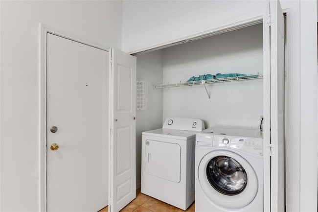 Building Photo - 12606 Hunters Chase Dr