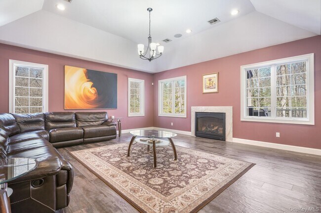 Building Photo - 13 White Birch Dr