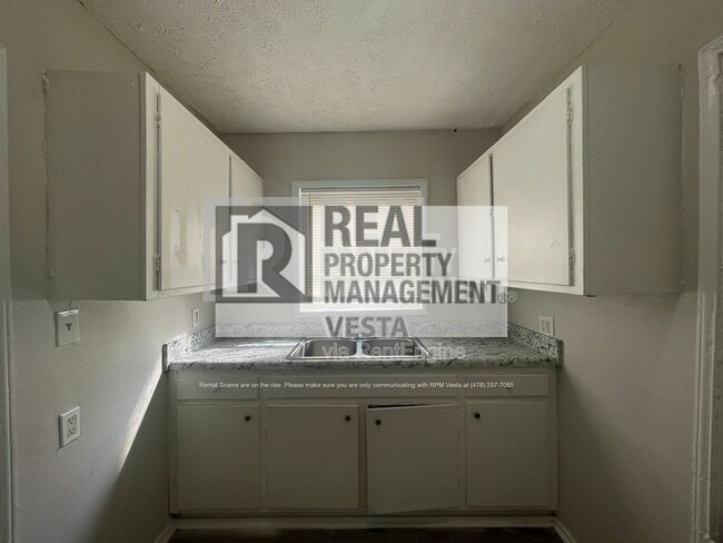 Building Photo - 1586 Hurley Cir