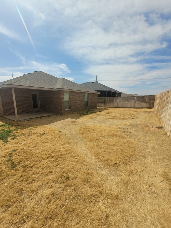 Building Photo - 3 bed 2 bath in Lone Star Trails!