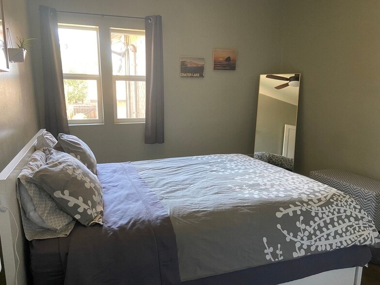 Building Photo - 1554 Osceola St