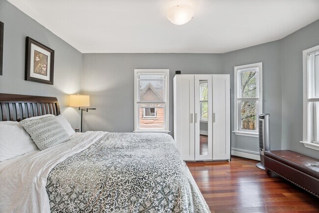 Building Photo - 31 Regent St