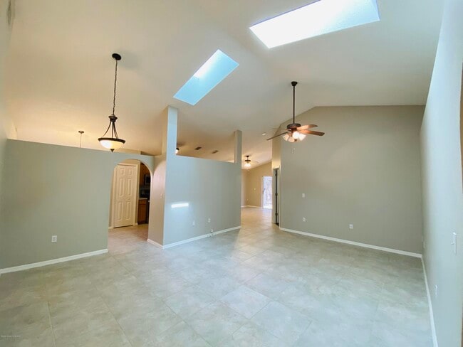 Building Photo - 1435 Crane Creek Blvd