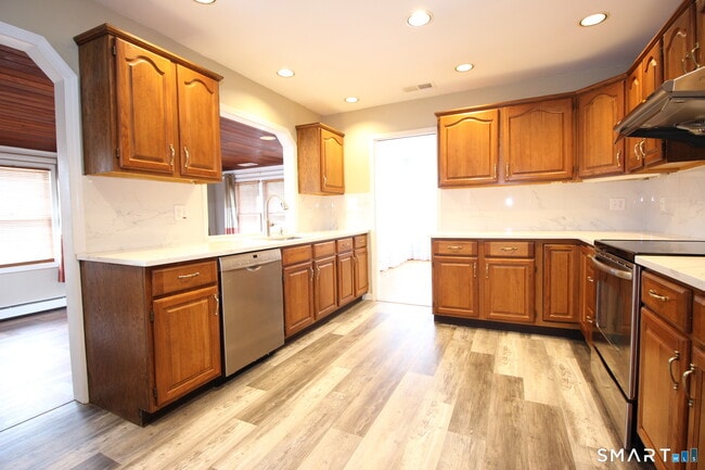 Building Photo - 76 Elliott Rd