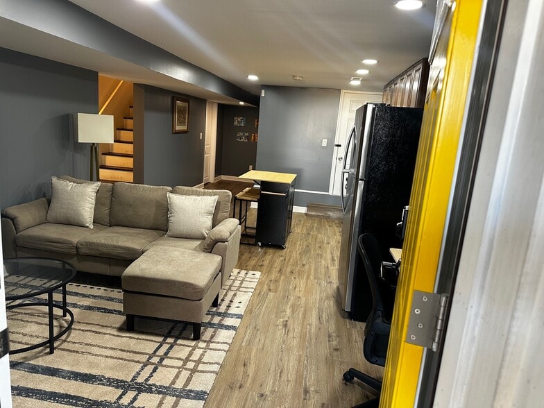 Building Photo - 5409 Emerson St