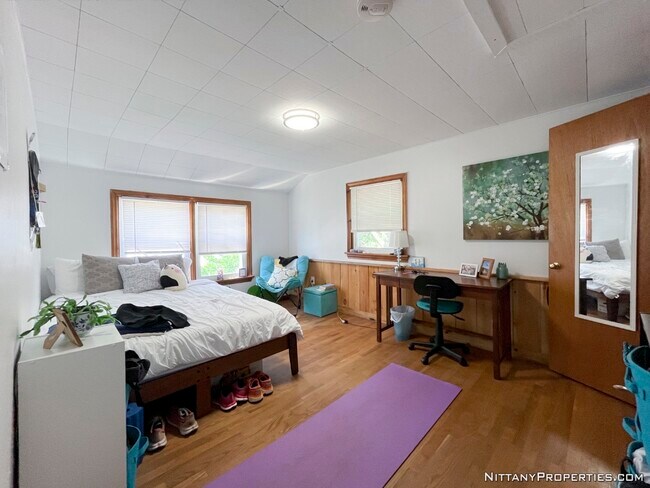 Building Photo - 120 Crestmont Ave