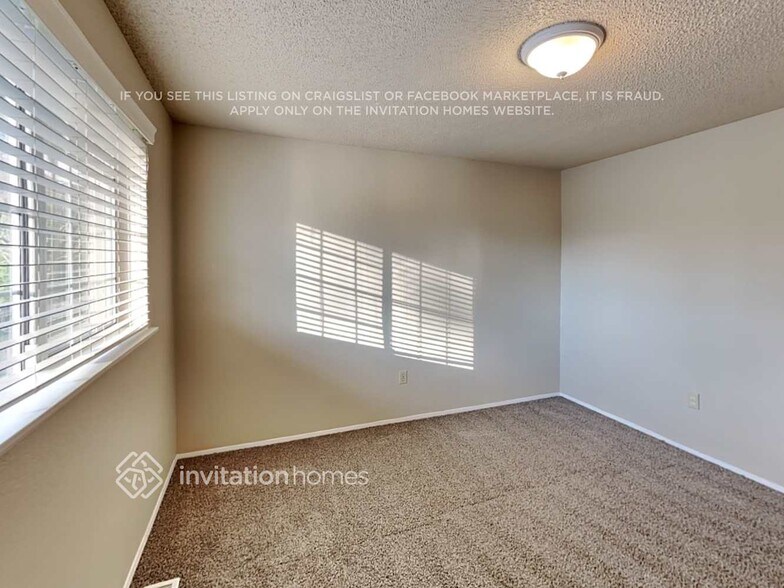 Building Photo - 605 187th St E