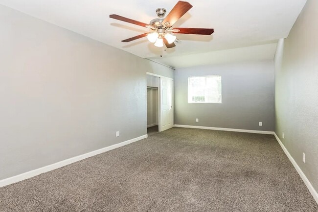 Building Photo - 8422 E Hubbell St