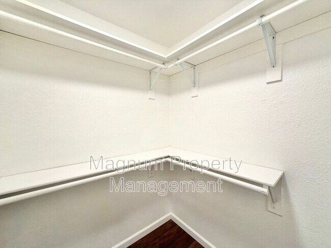 Building Photo - 25268 Shadescale Dr