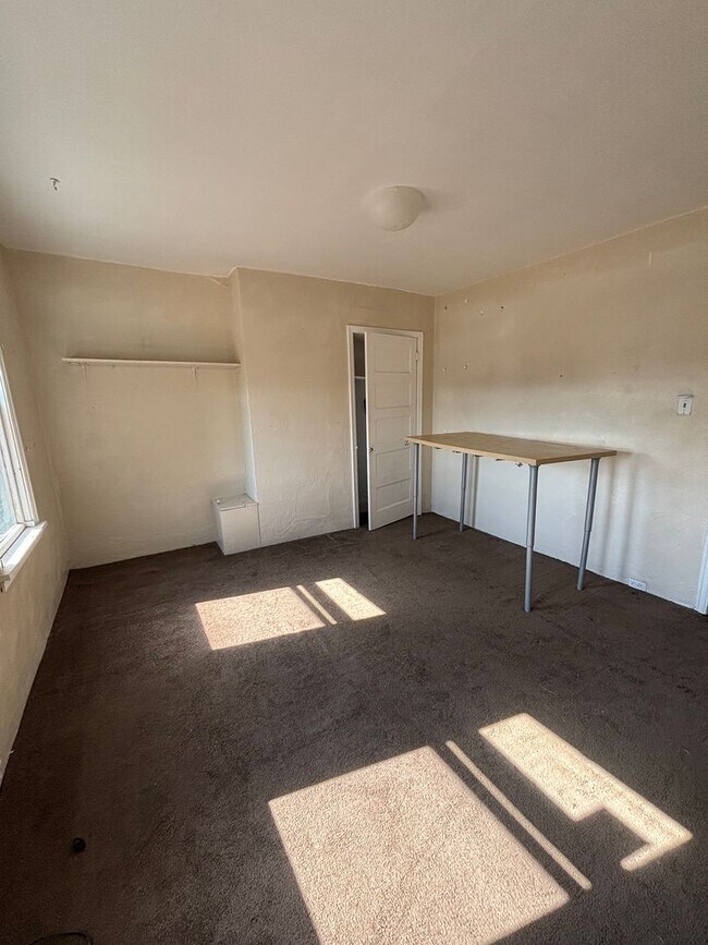 Building Photo - Large 3 Bedroom Single-Family Home in Arli...