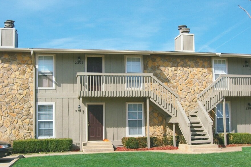 Primary Photo - Beaumont Crossing Apts