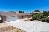 Building Photo - 390 Treewood St