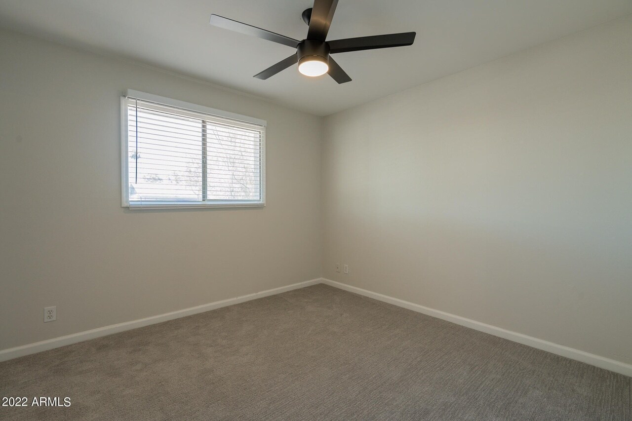 Building Photo - 822 W 18th St