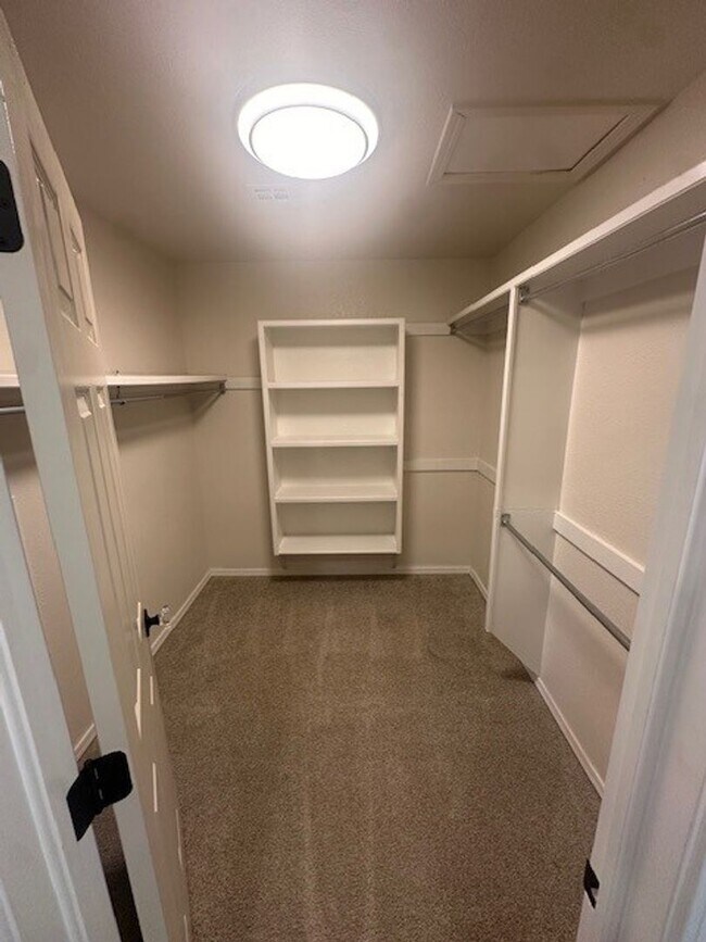 Building Photo - Upscale Secluded Oasis in Bixby - 5 Beds/3.5 Baths - Separate Mother-in-Law Quarters!