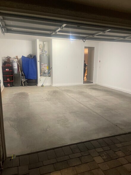 Building Photo - 814 S 109th Ave