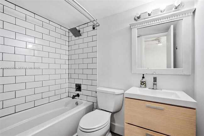 Building Photo - 8855 SW 131st Ct