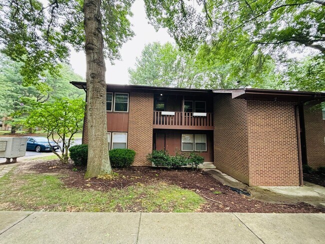 Building Photo - 1741 Donlee Dr