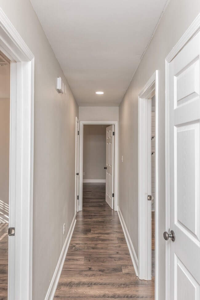 Building Photo - 8238 Li Fair Dr