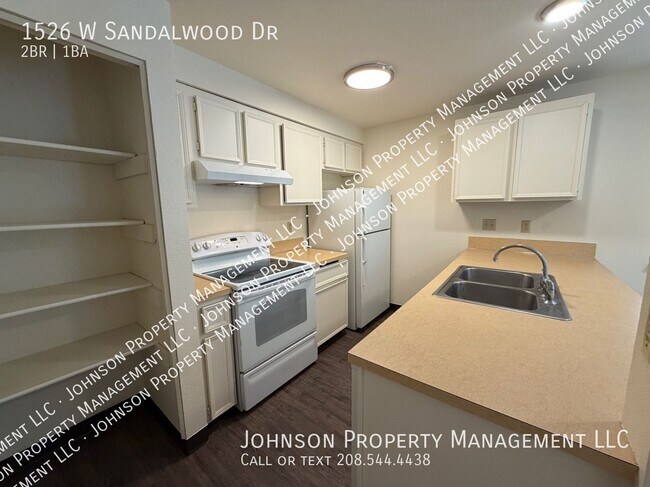 Building Photo - 1526 W Sandalwood Dr