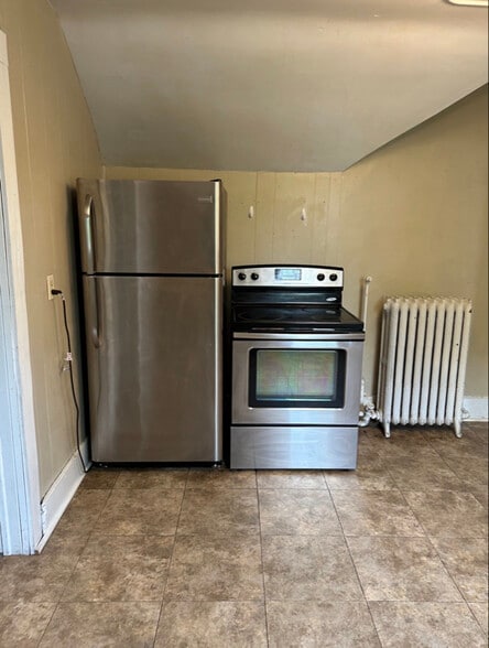 Building Photo - 708 Ferry St